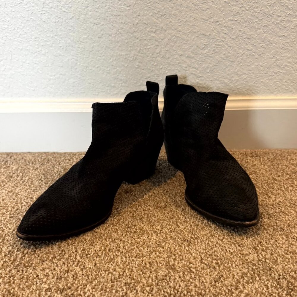 Black Dolce Vita Booties, size 10